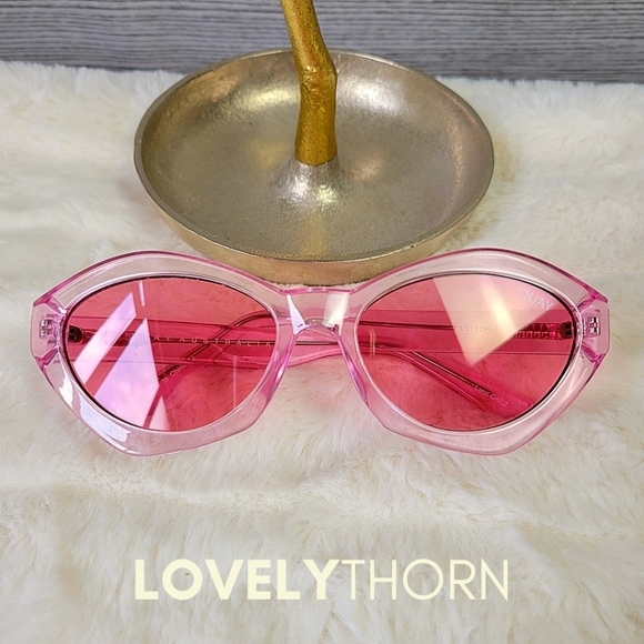 QUAY // ltd ed kylie jenner collab retro-chic pink crystal frame pink lenses main image 8